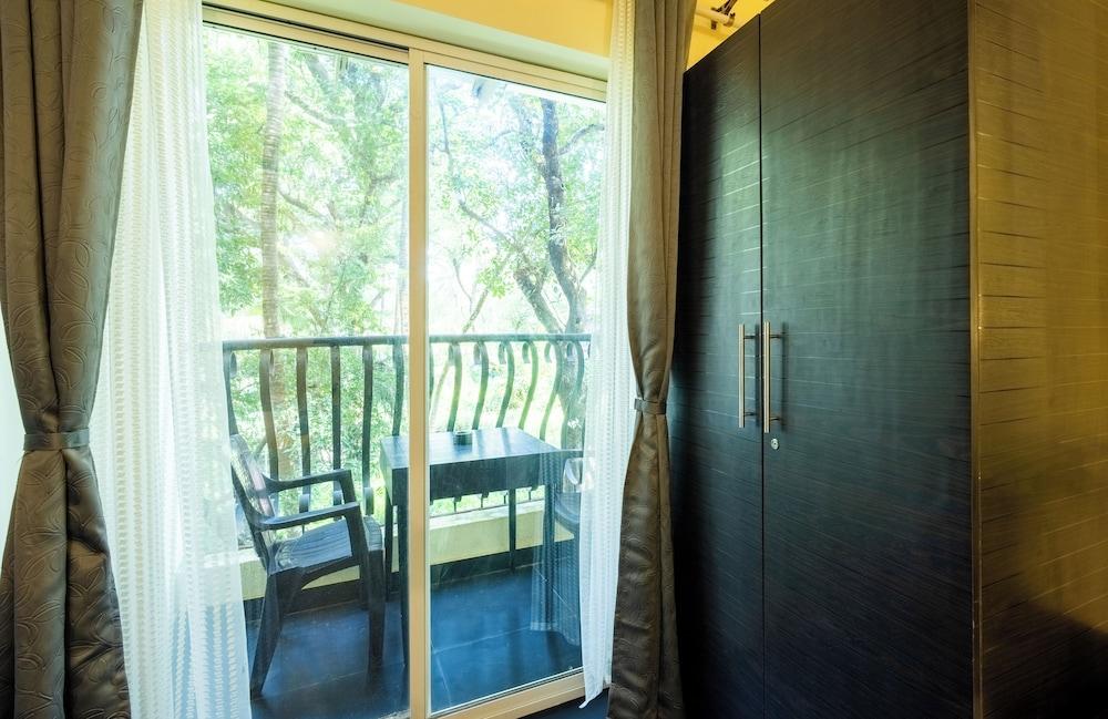 Blue Door Hotel Morjim