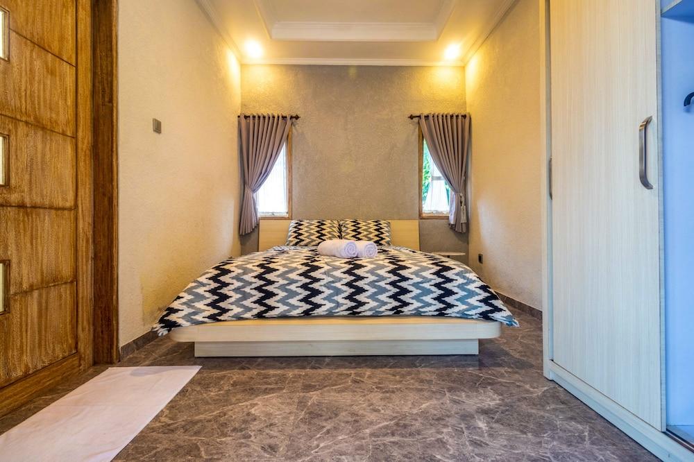 Alam Desa Homestay by AGATA