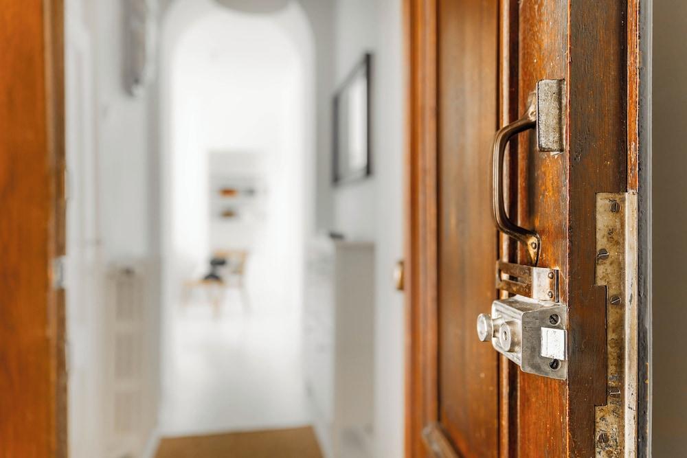 Airy and Bright one-Bedroom apt