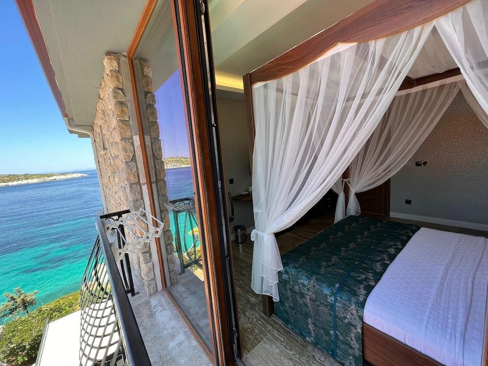 AKVARYUM BUTİK OTEL KARABURUN