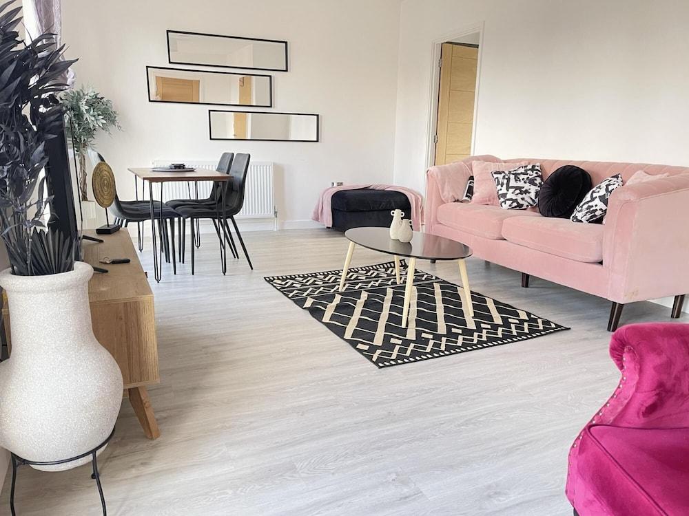 Quartz Apartment in Cambridge