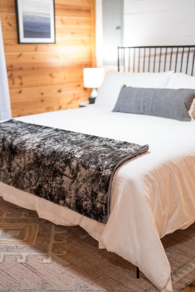 Red Feather Cabins 350