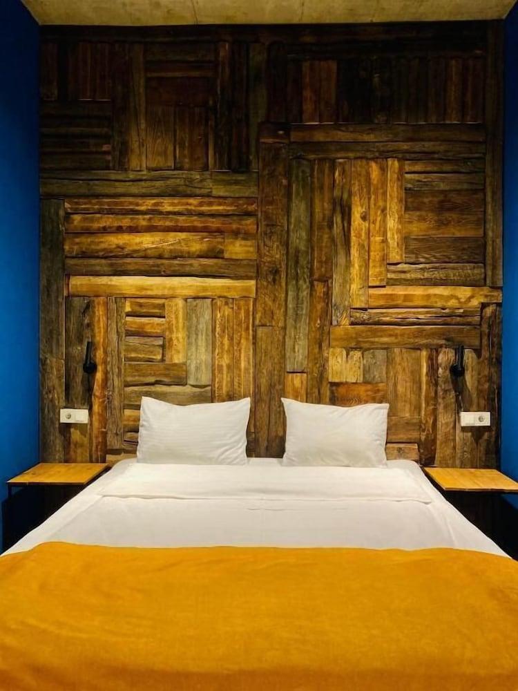 Hotel Misty Mountain