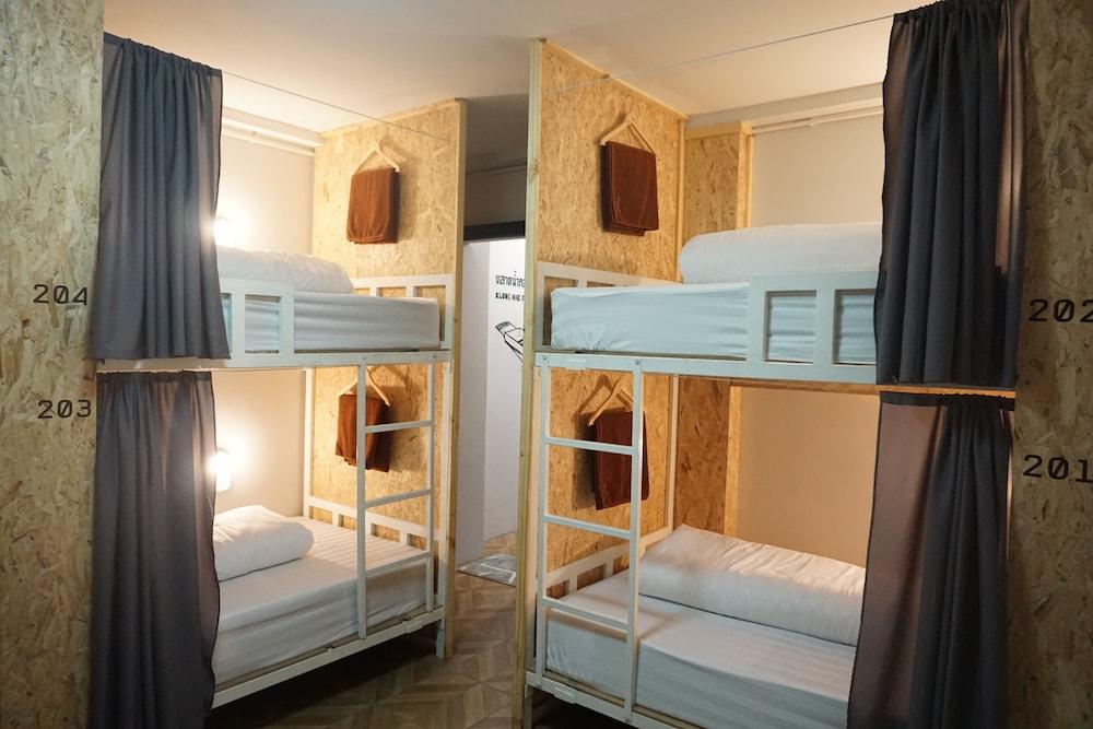 Khok Samet Chun Hostel