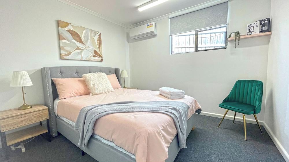 Pet Friendly Ringwood 3BR Home Parking