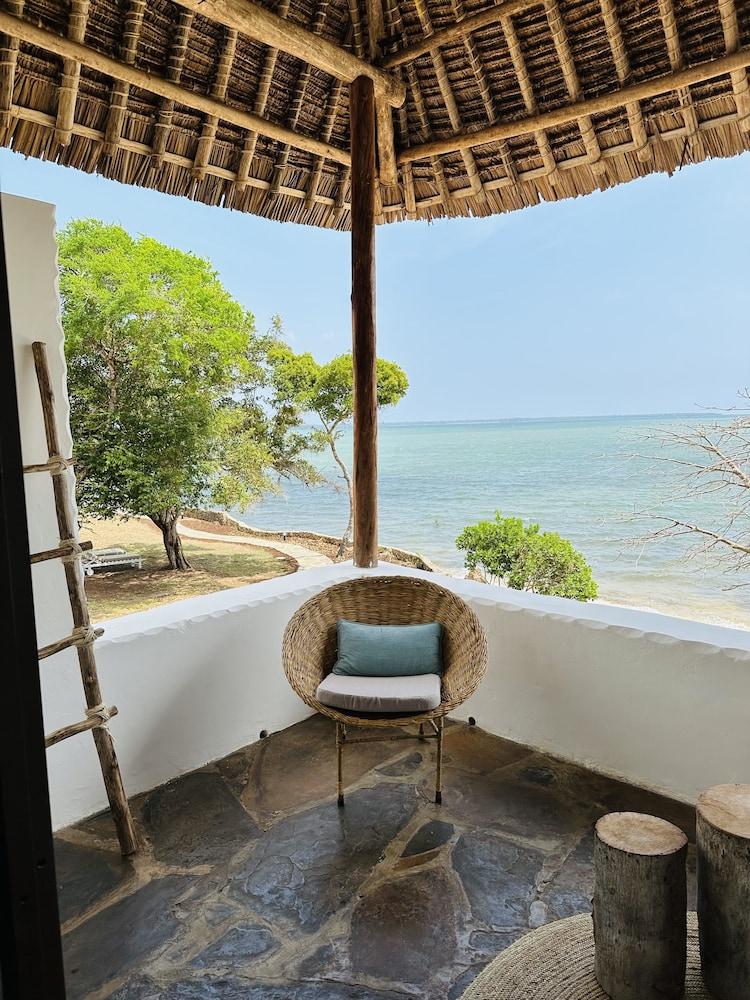 Mwazaro Beach Lodge