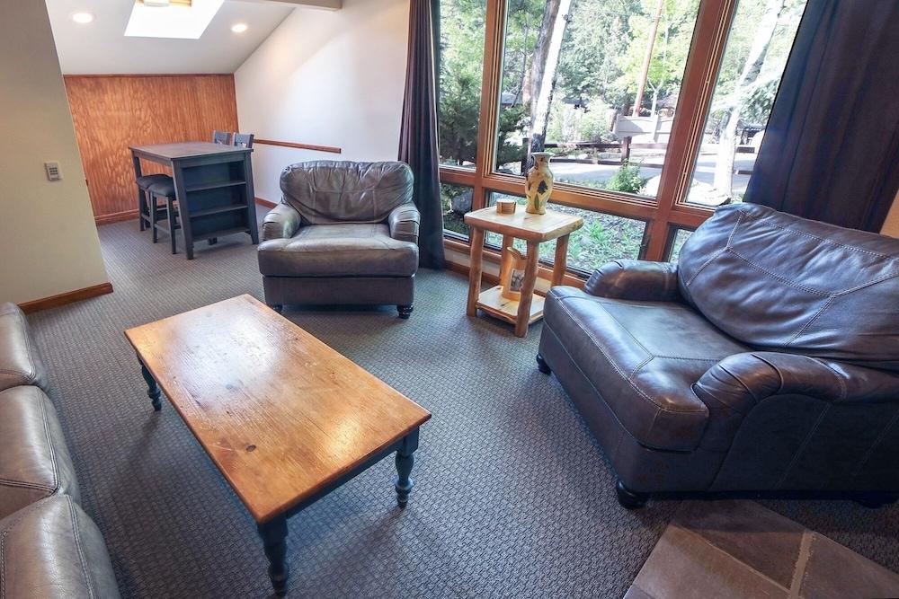 Sunnyside Knoll: 7 1 Bedroom Cabin