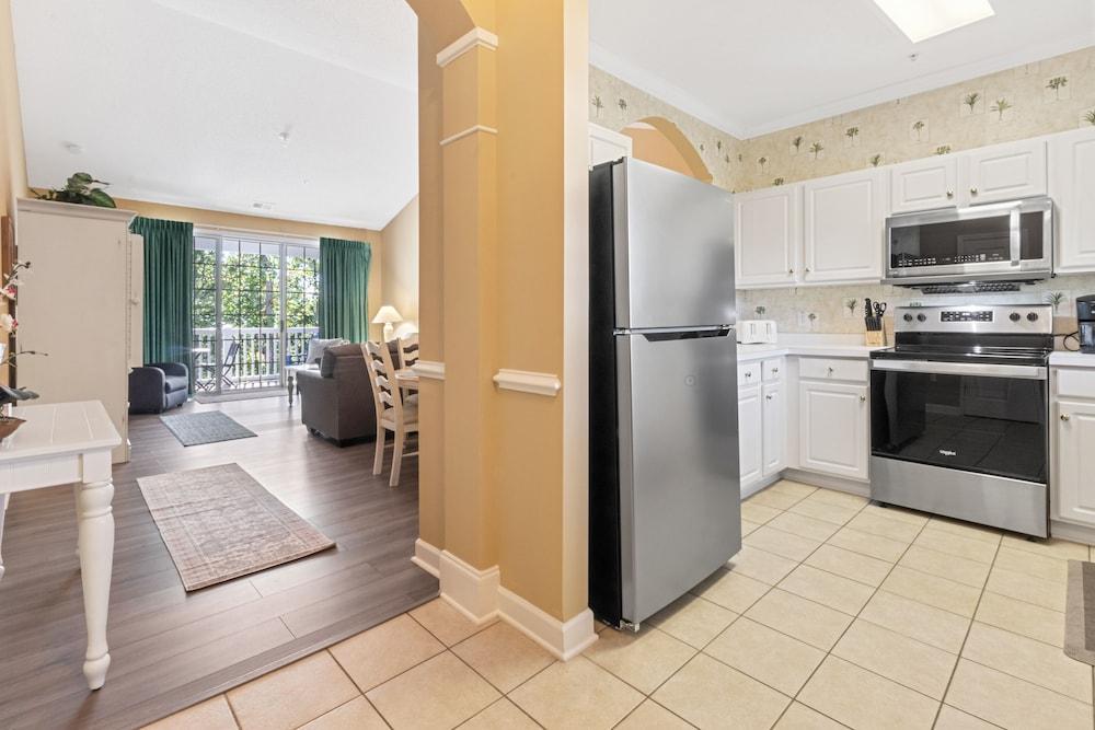 Arbor Trace #832 2 Bedroom Condo by RedAwning