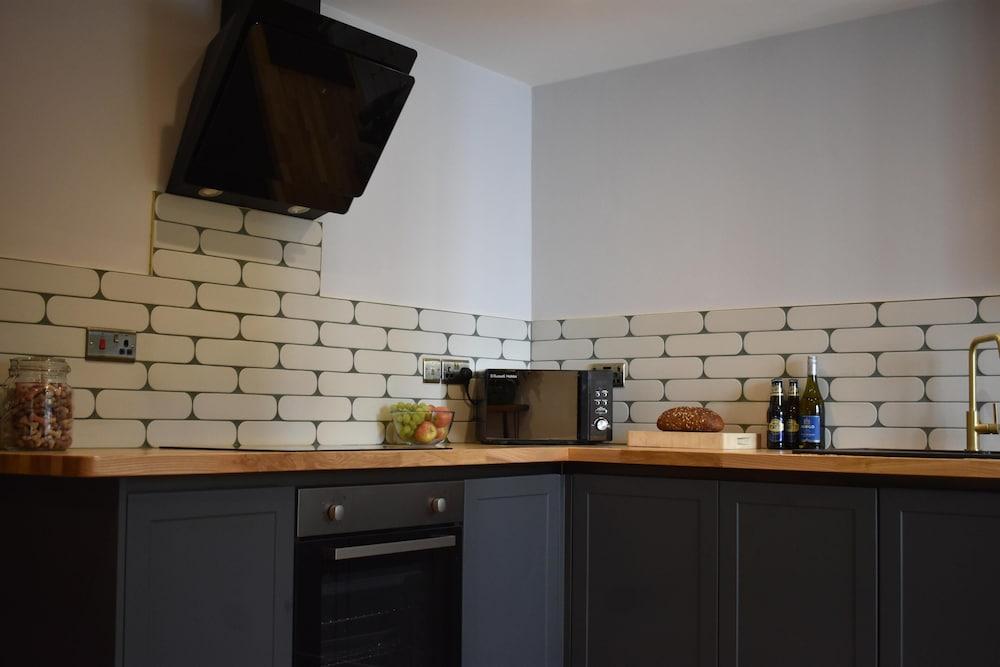 Yr Hen Beudy, Barn Conversion, Sleeps 4, Dogs Ok