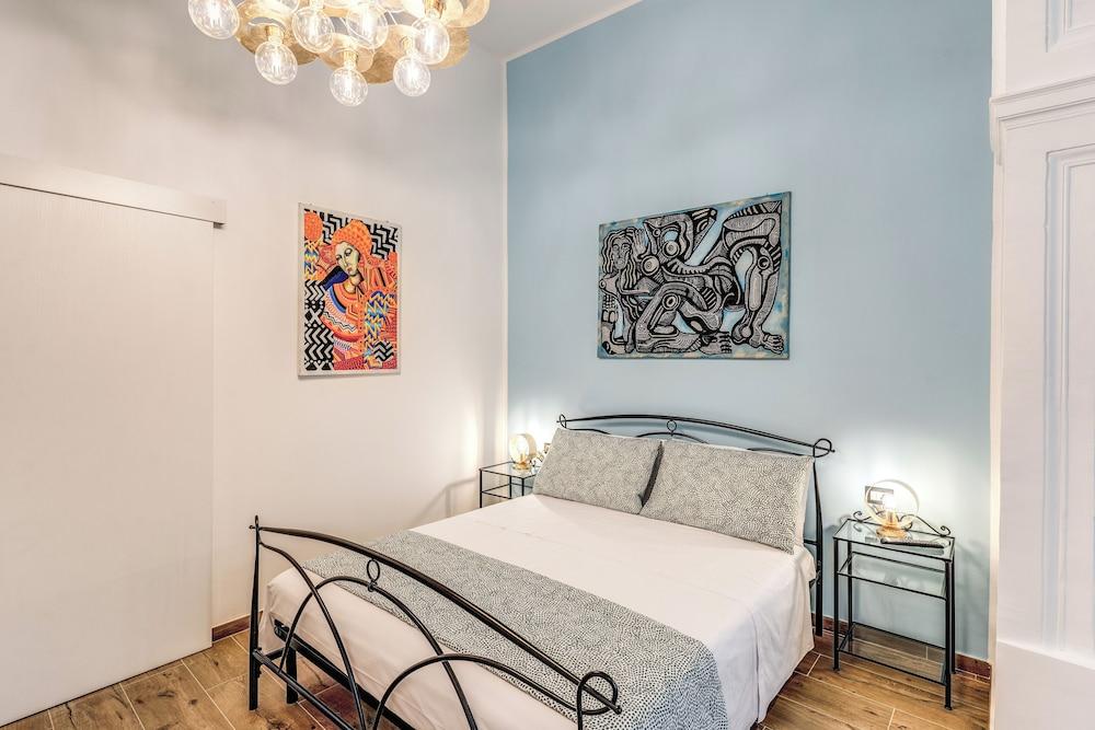 The Quarters Naples Apartment