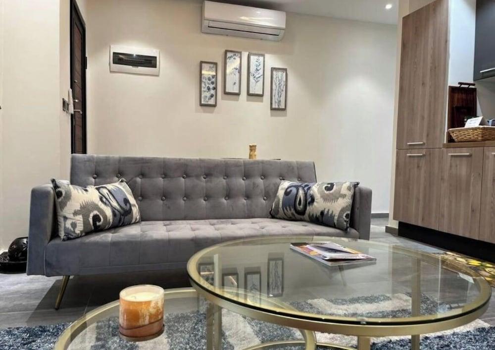 AP1 Park Lux Apartments