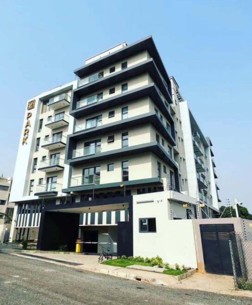 AP1 Park Lux Apartments