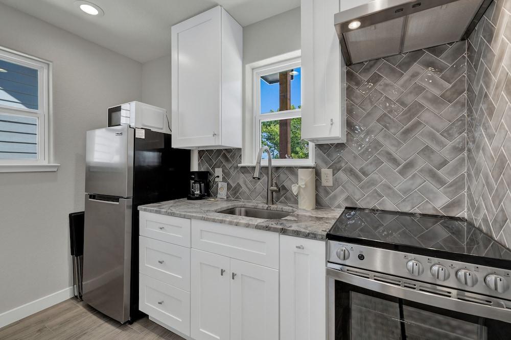 Orange Door Casita - Couple's Retreat