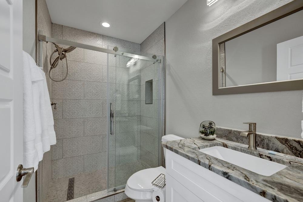 Orange Door Casita - Couple's Retreat