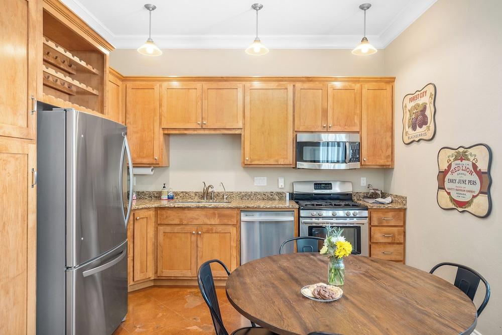 Aermotor Loft Downtown With Hot Tub