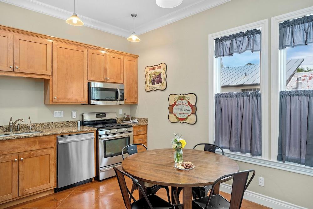 Aermotor Loft Downtown With Hot Tub