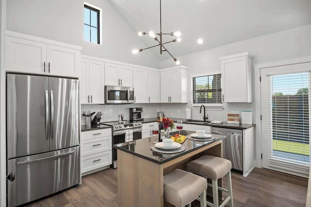 Lucille's Abode With Hot Tub