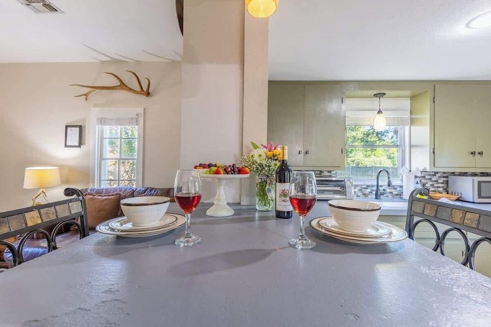 Two Unit Oasis With Two Hot Tubs