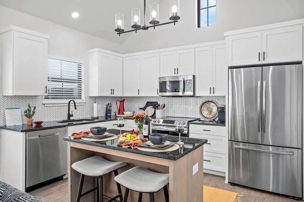 Serengeti New Build With Hot Tub