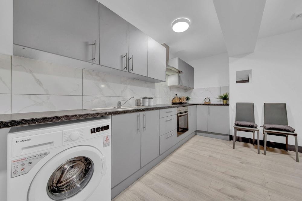 Captivating 1-bed Studio in Feltham