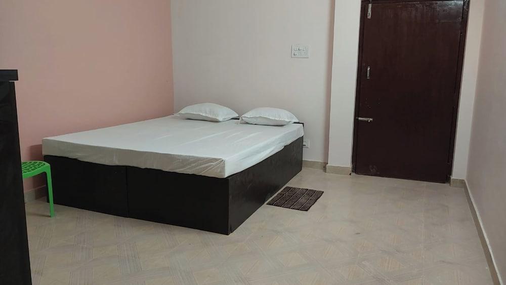 Goroomgo Santi Mahal Bhubaneswar