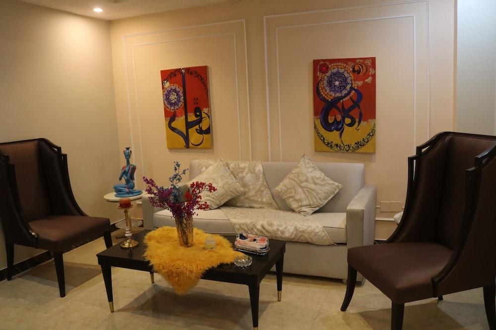 Sab Hotel & Residences