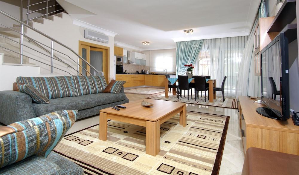 Paradise Town Villa Lucky