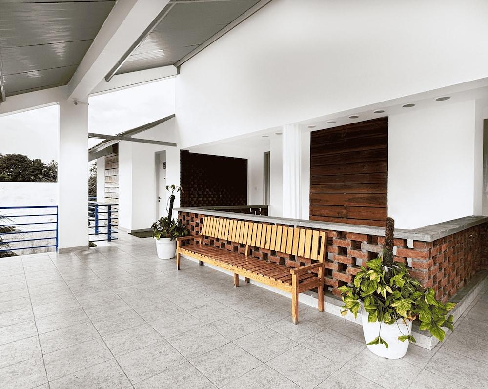 juSTa Lazy Haven Corbett