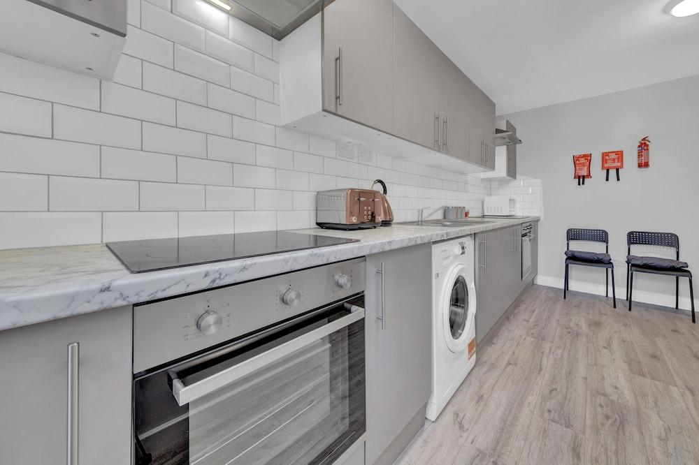 Captivating 1-bed Studio in West Drayton
