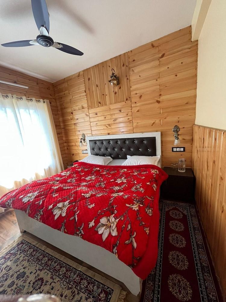 Saanjh Resorts Pangot