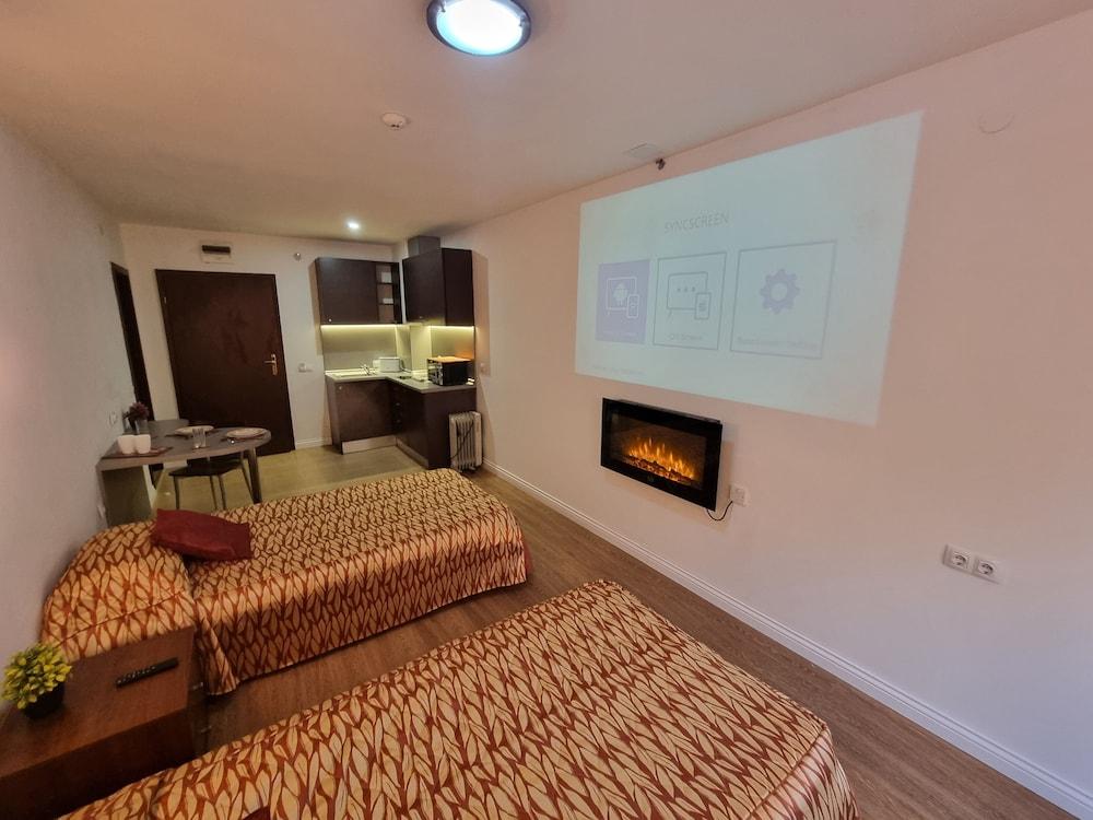 Mountain Paradise 2 - Quiet Cosy Studio - Balcony, Wifi