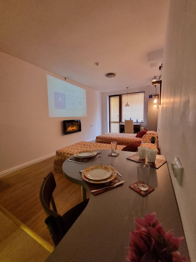 Mountain Paradise 2 - Quiet Cosy Studio - Balcony, Wifi