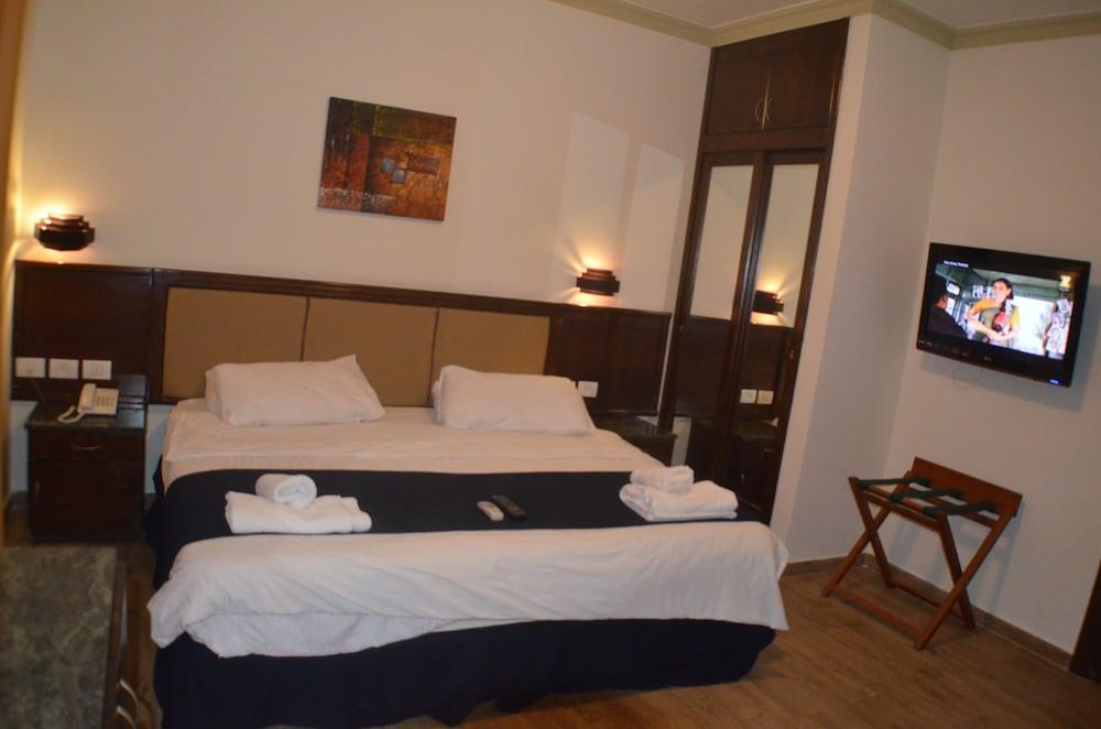 Shepherd Plaza Hotel