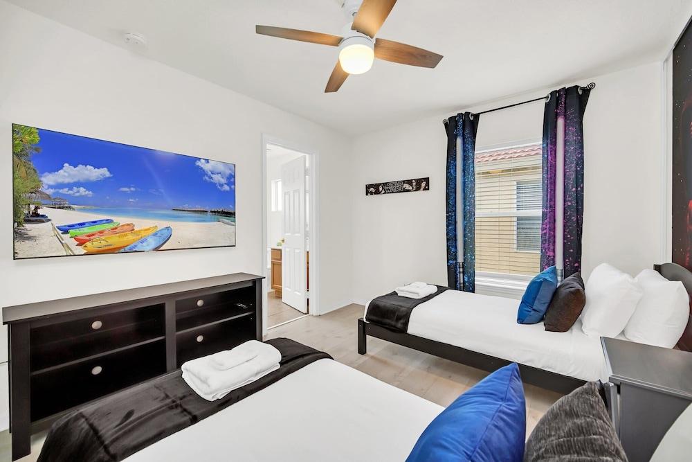 Lake View Getaway: Pool, Game Room, Theming!