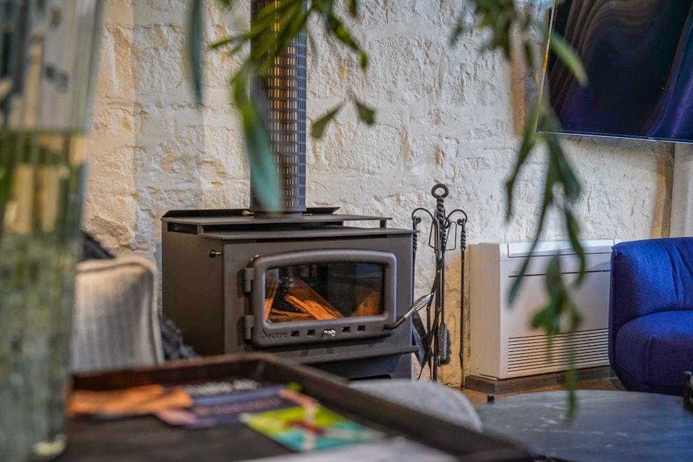 Honeysuckle Barn & Garden