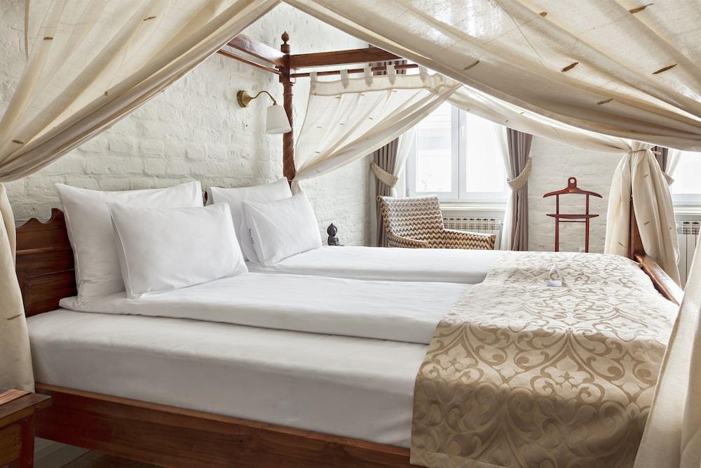 SuperB Luxury Suites