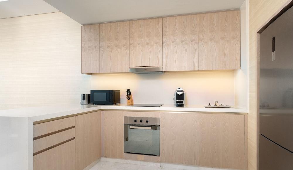 The Palm Tower 1 Corner Bedroom Dubai