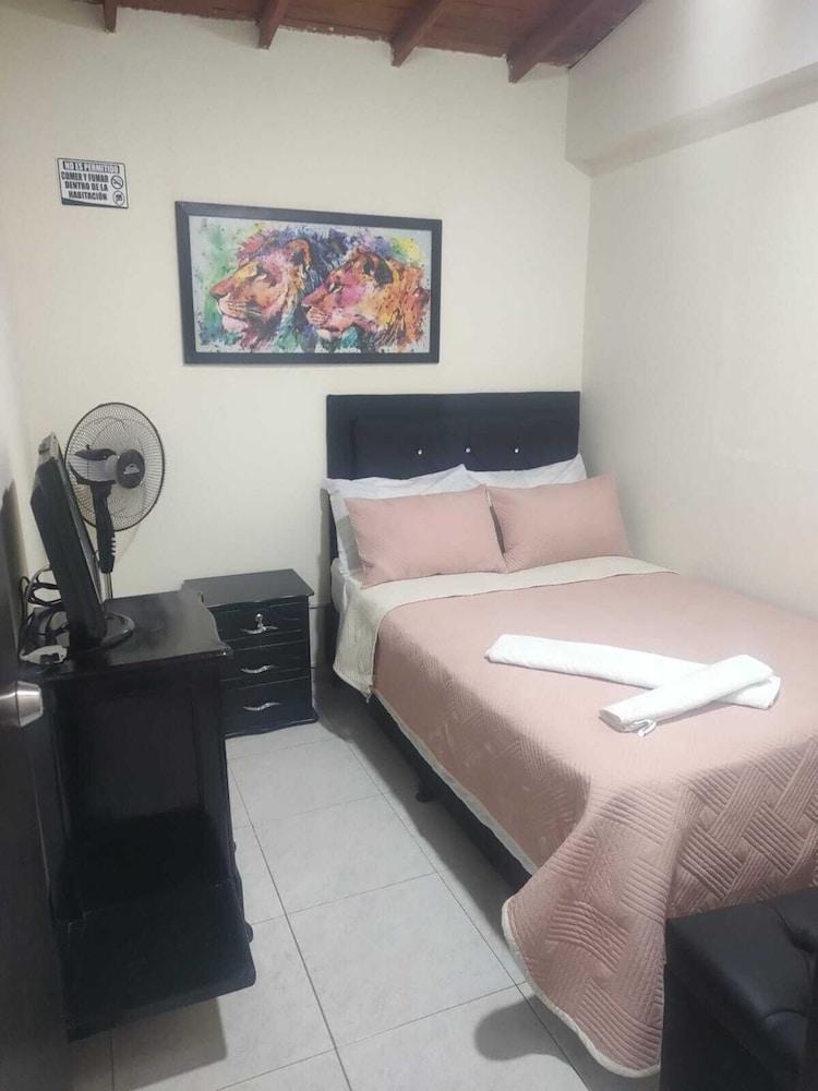 HOGAR DEL VIAJERO MEDELLIN