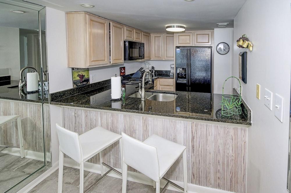 One Seagrove Place 808 - Serendipity