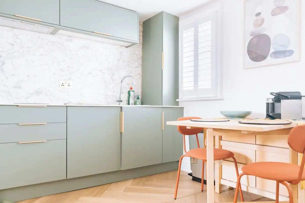 Sleek 1BD Flat 5 Mins From City Centre - Brighton