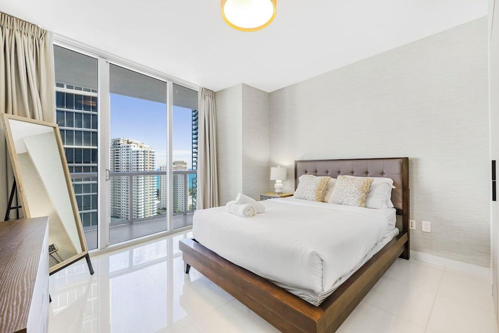 Icon Brickell Luxury Residence
