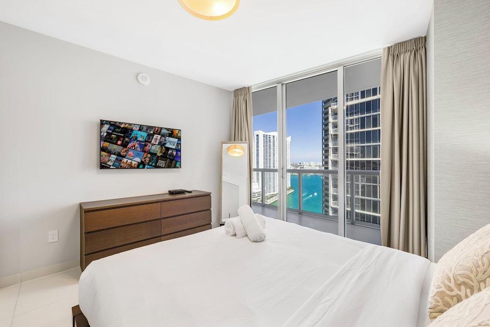 Icon Brickell Luxury Residence