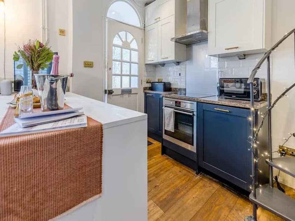 Romantic 1-bed House in Whitstable Real gem !