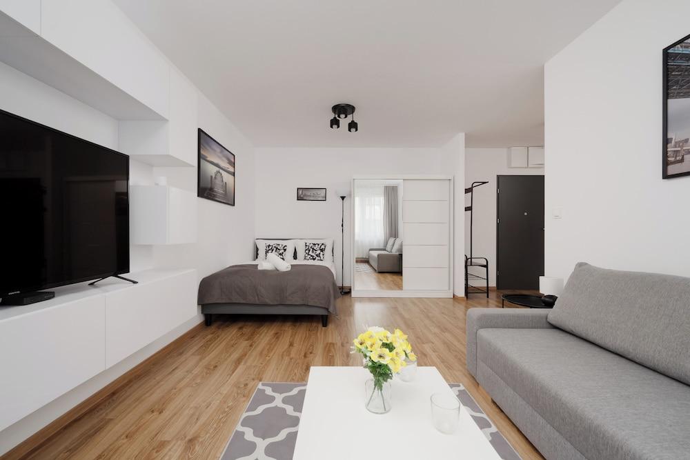Bright Studio Legnicka by Renters