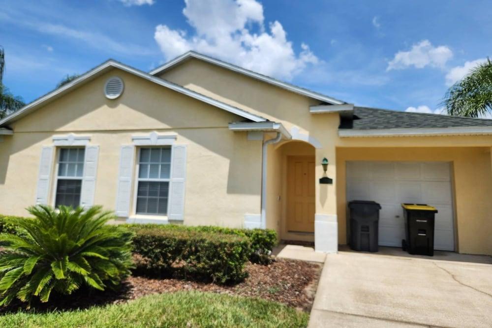 733 Reserve at Town Center