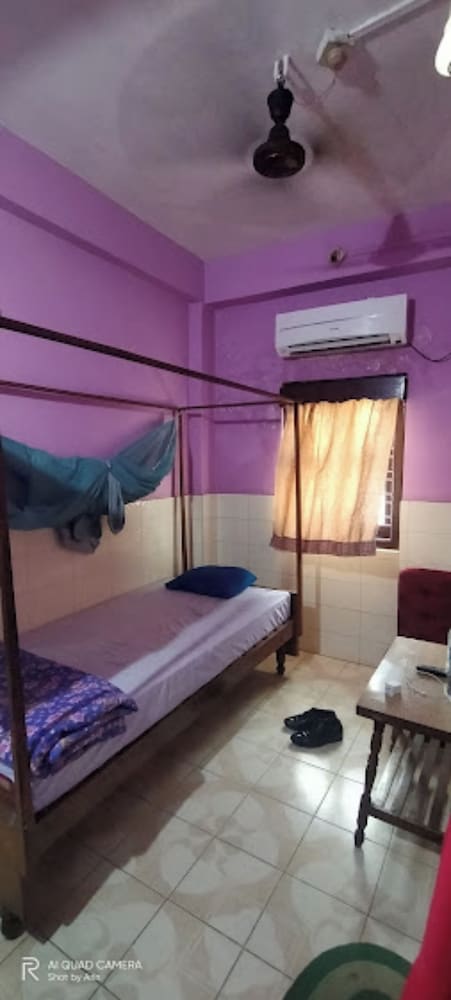 Goroomgo Central Guest House Agartala