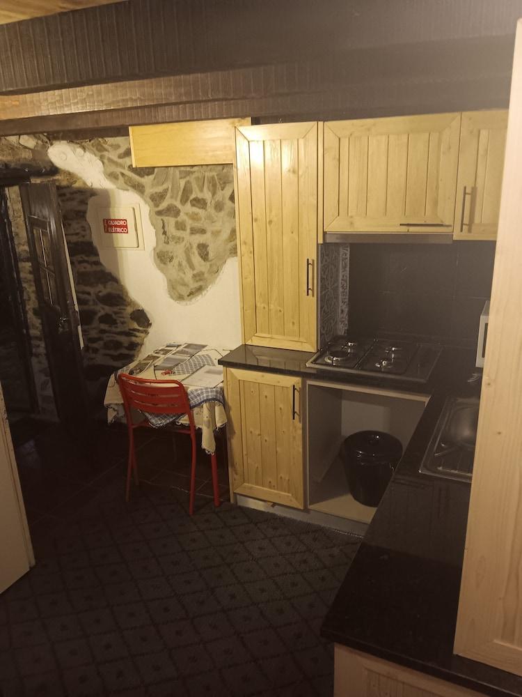 Immaculate 1-bed House in Gois Mountain View