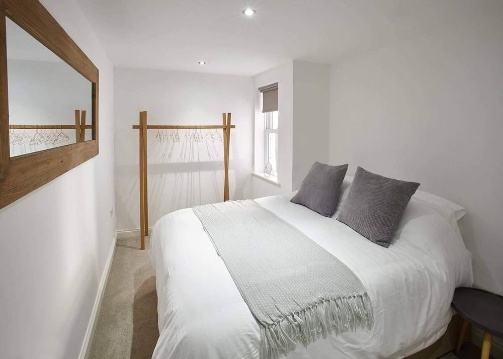 Host Stay Park View Apartment