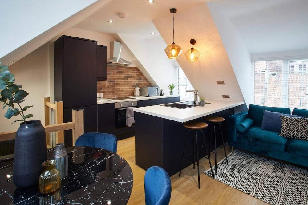 Host Stay Burns Yard Apartment