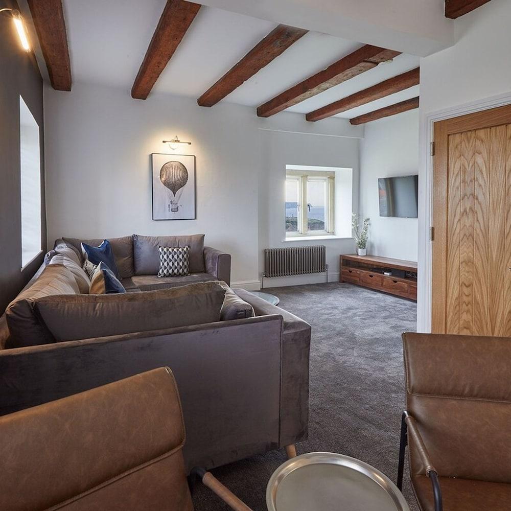 Host Stay Caedmon House